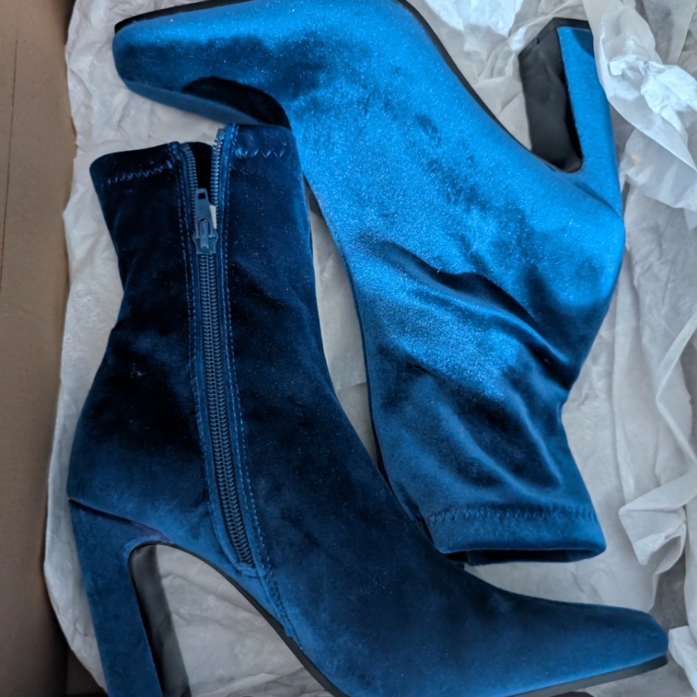 Steve Madden Deep Blue Velvet Heeled Boots